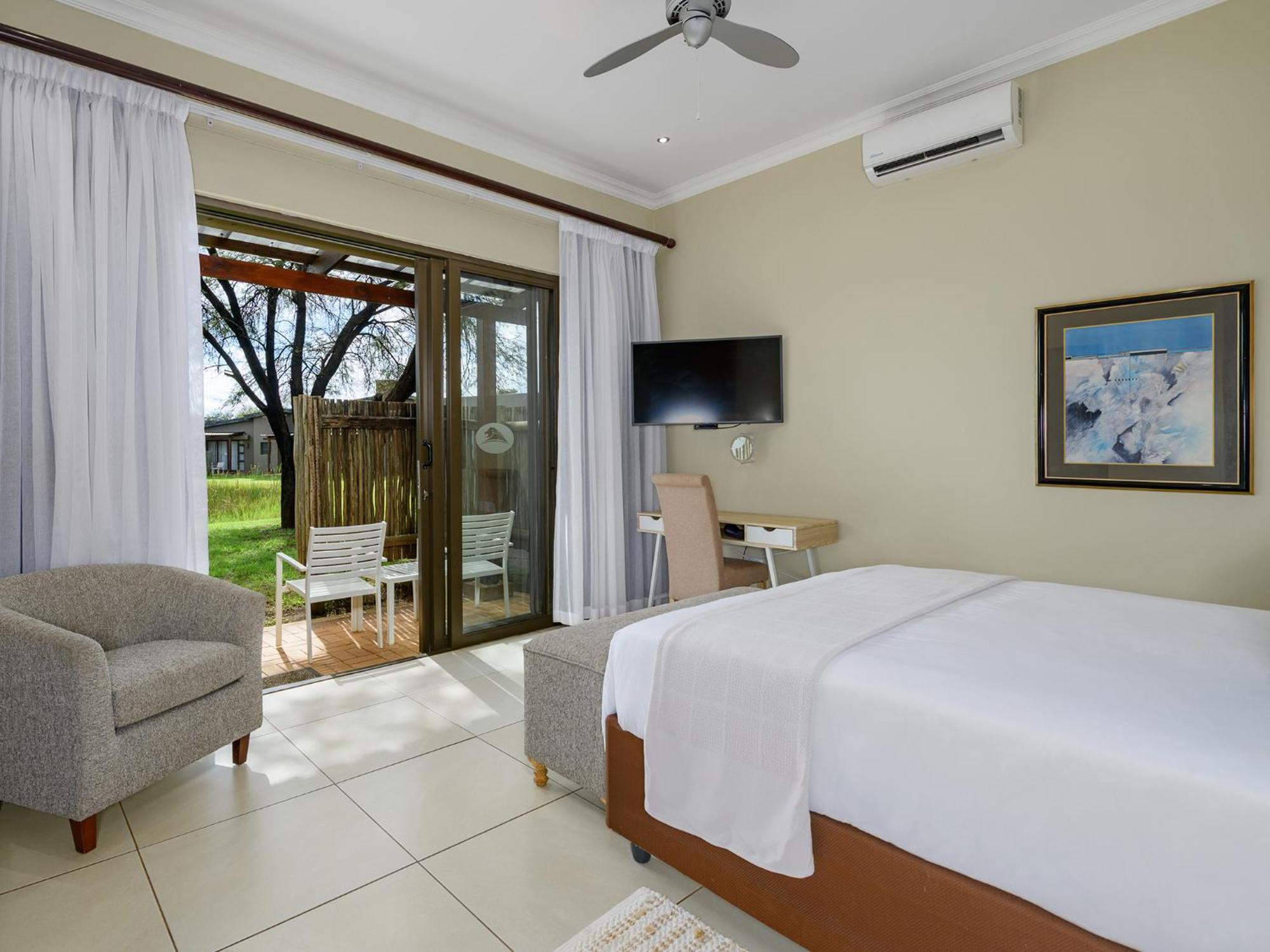 Monomotapa Village @ Legend Golf And Safari Resort Golders Green Экстерьер фото
